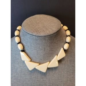 Vintage Acrylic Beaded Choker Necklace Retro Screw Clasp Black Off White 15"